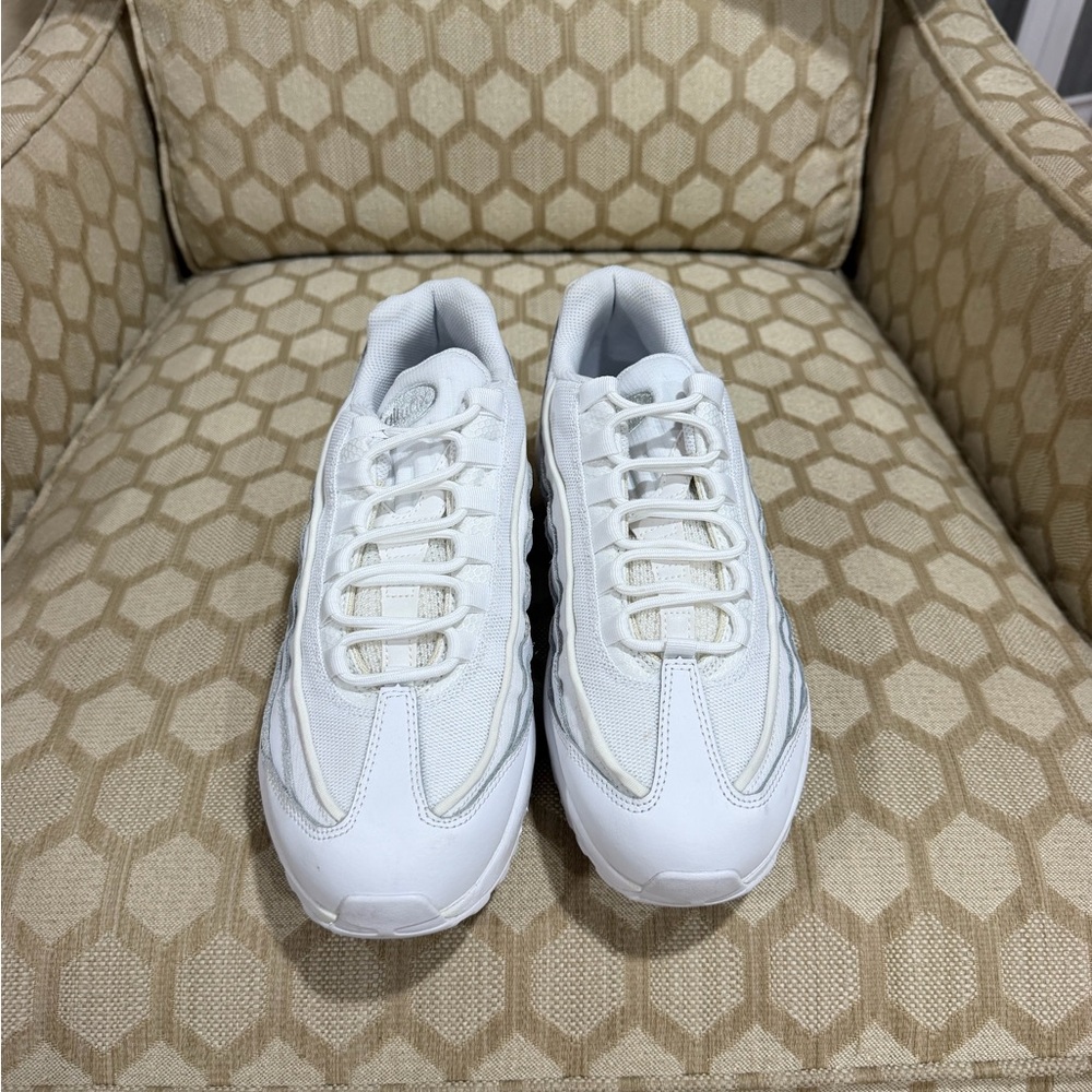 Nike Air Max 95 Triple White size 9.5 men’s - Picture 2 of 5
